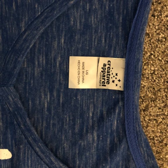 UK Women's V-neck / Creative Apparel / Like New! - Picture 3 of 4